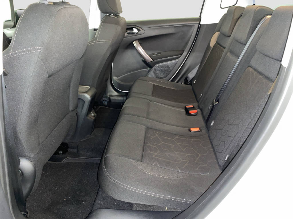 PEUGEOT 2008 1.2 PureTech Active-image-12