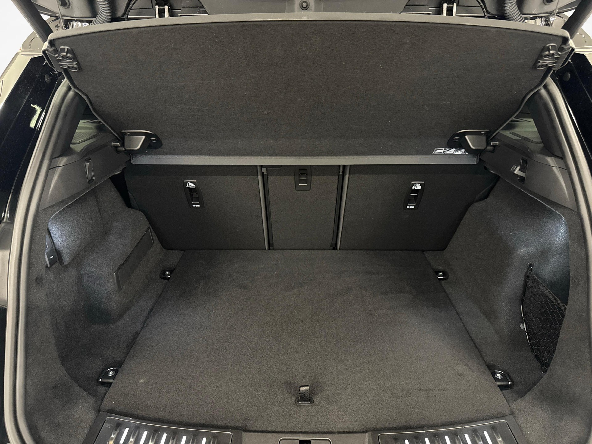LAND ROVER Range Rover Evoque 1.5 T 270e Autobiography-image-11