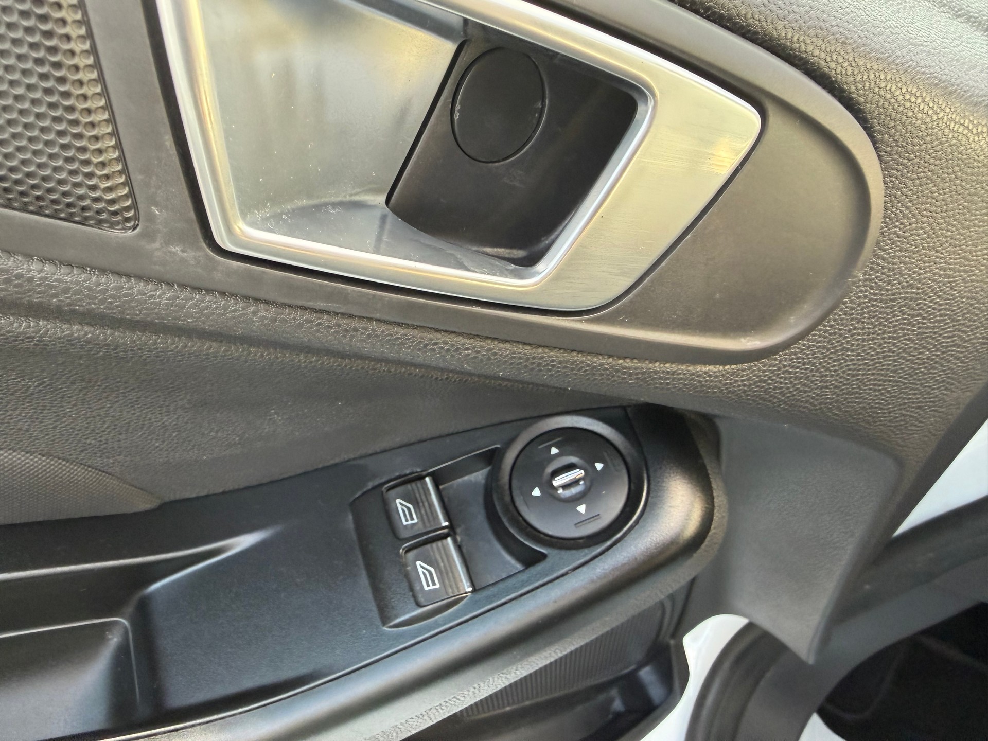 FORD Fiesta 1.0 Trend-image-8