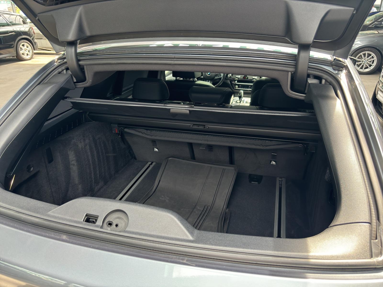 BMW 530i xDrive SAG Touring-image-23