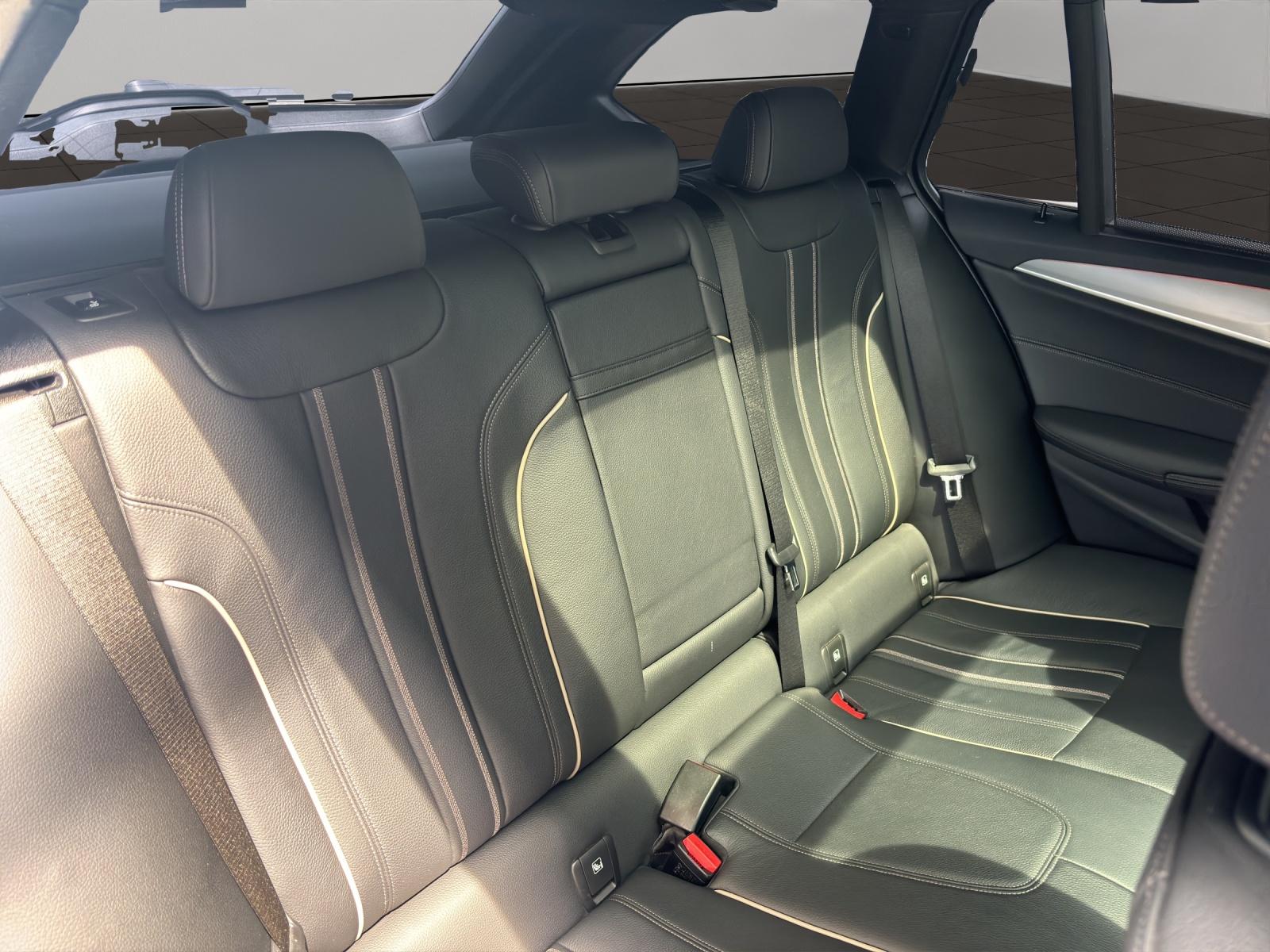 BMW 530i xDrive SAG Touring-image-11