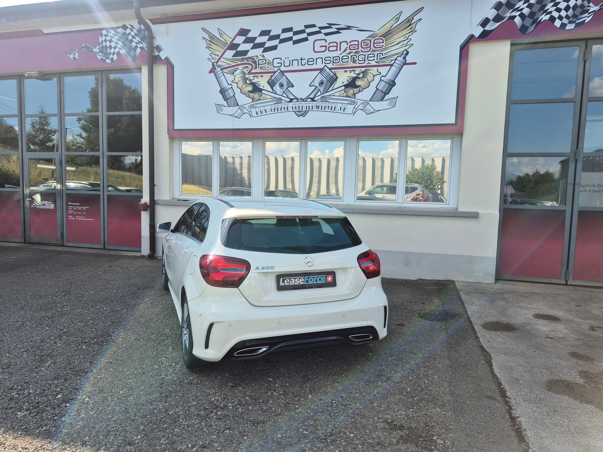 MERCEDES-BENZ A 200 AMG Line 7G-DCT-image-4