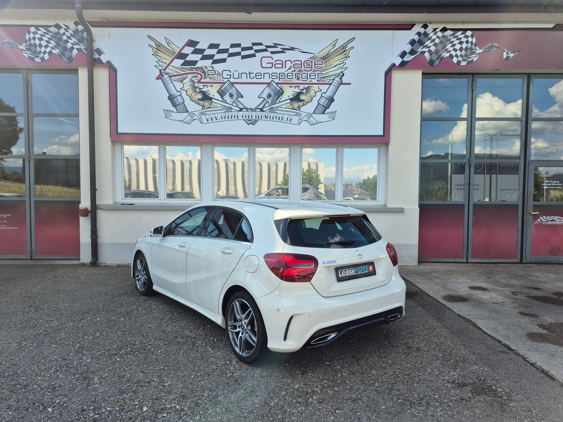 MERCEDES-BENZ A 200 AMG Line 7G-DCT-image-5