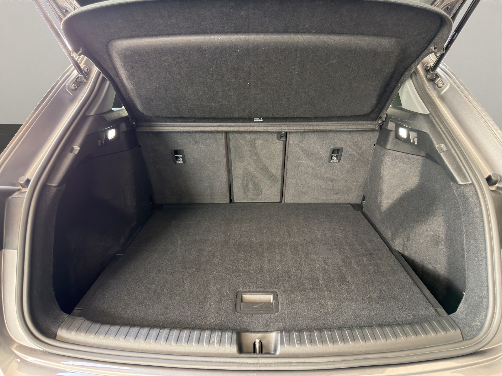 AUDI Q4 e-tron 50 quattro-image-14