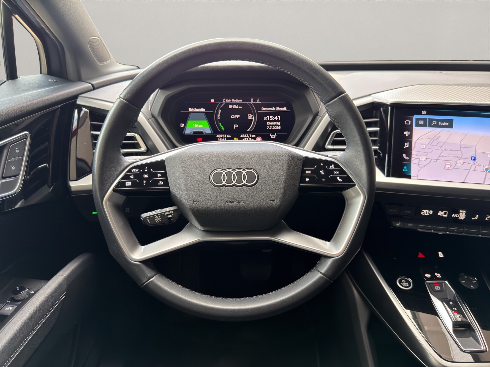 AUDI Q4 e-tron 50 quattro-image-9
