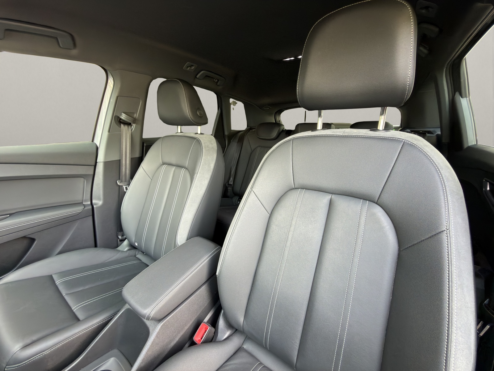 AUDI Q4 e-tron 50 quattro-image-11