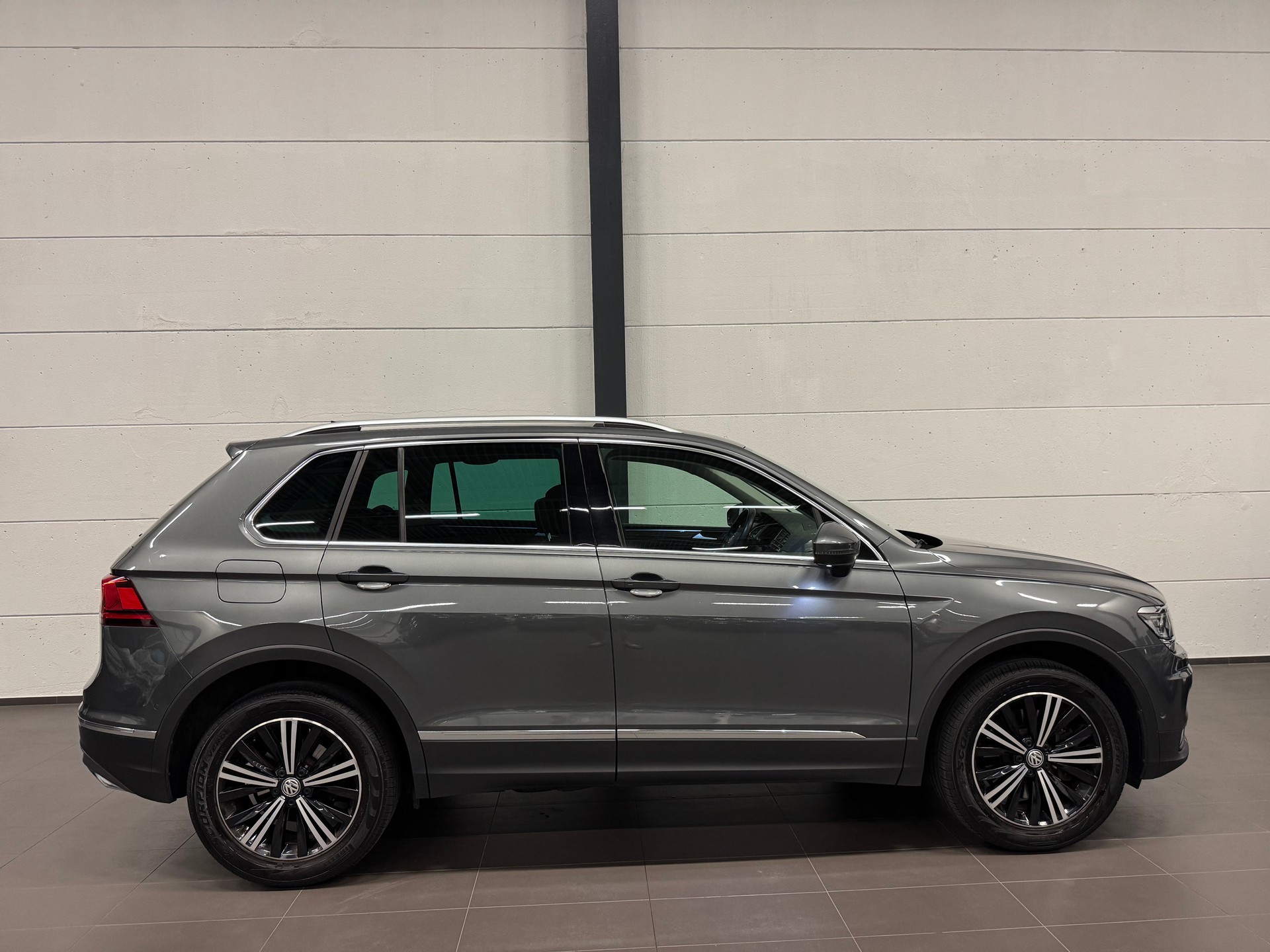 VW Tiguan 2.0TSI Highline 4Motion DSG-image-9