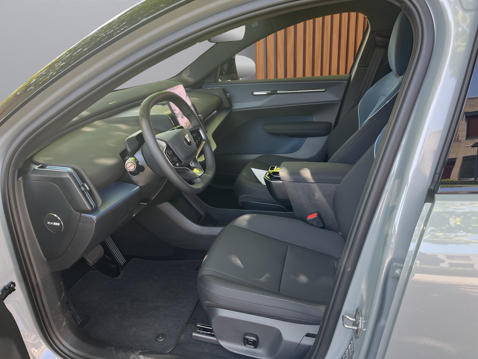 VOLVO EX30 CC E60 Twin Performance AWD-image-8