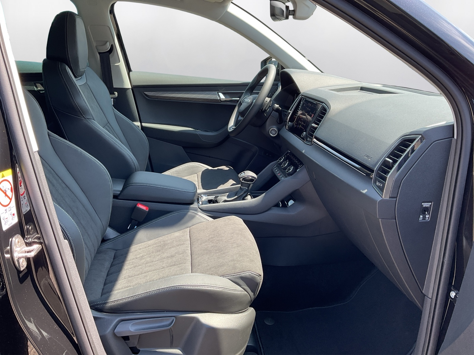 SKODA Karoq 2.0 TDI CR Dynamic 4x4 DSG-image-13