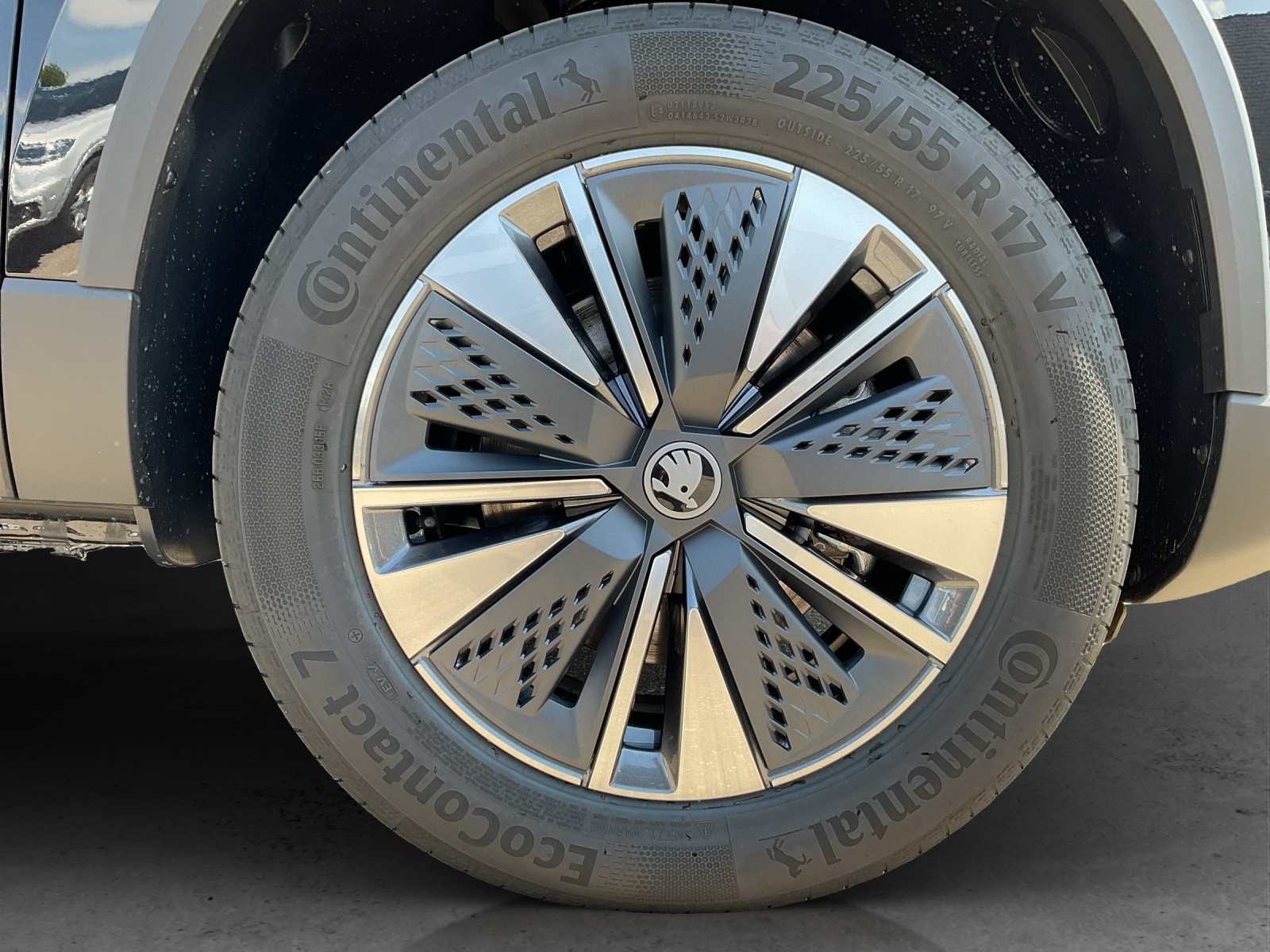 SKODA Karoq 2.0 TDI CR Dynamic 4x4 DSG-image-12