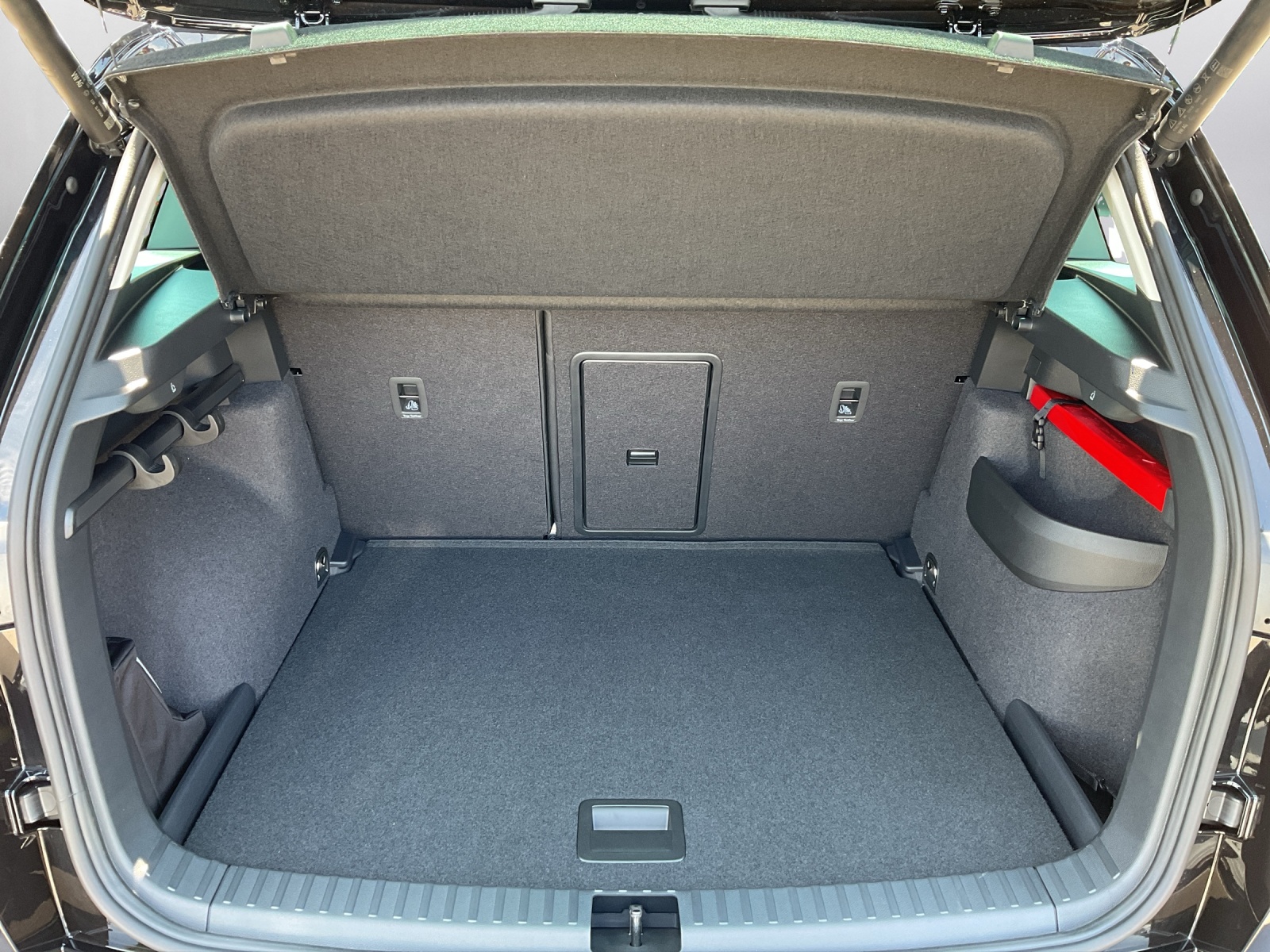 SKODA Karoq 2.0 TDI CR Dynamic 4x4 DSG-image-11