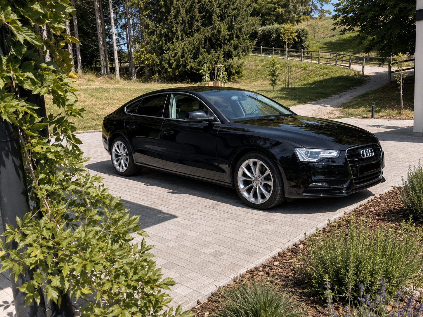 AUDI 2.0 TFSI 225 quattro S-Tronic-image-0