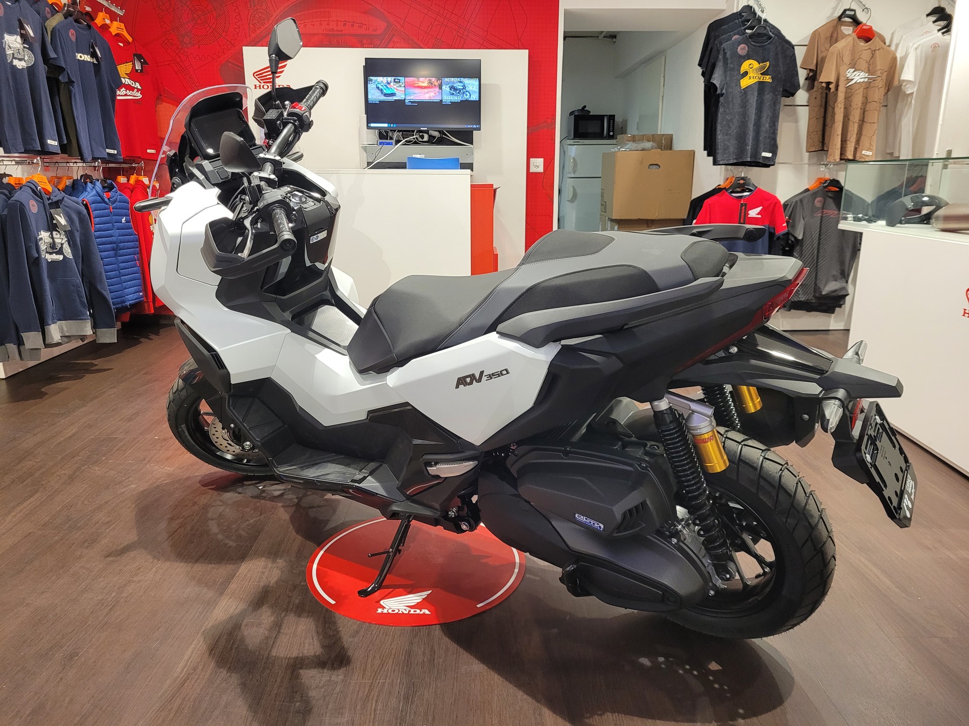 HONDA ADV 350-showroom-element-3