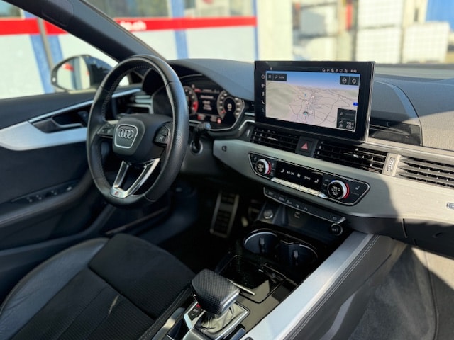 AUDI A4 Avant 45 TFSI S line S-tronic quattro-image-6