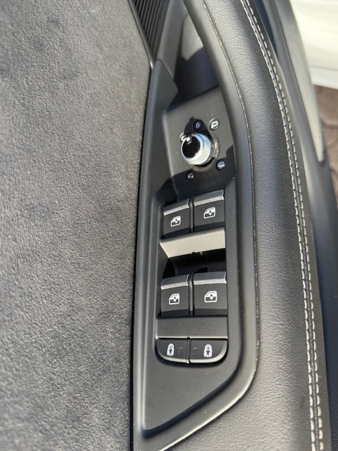 AUDI A4 Avant 45 TFSI S line S-tronic quattro-image-10