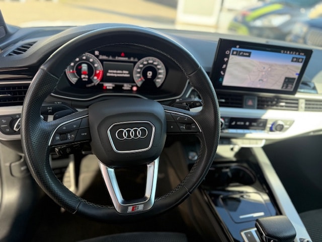 AUDI A4 Avant 45 TFSI S line S-tronic quattro-image-9