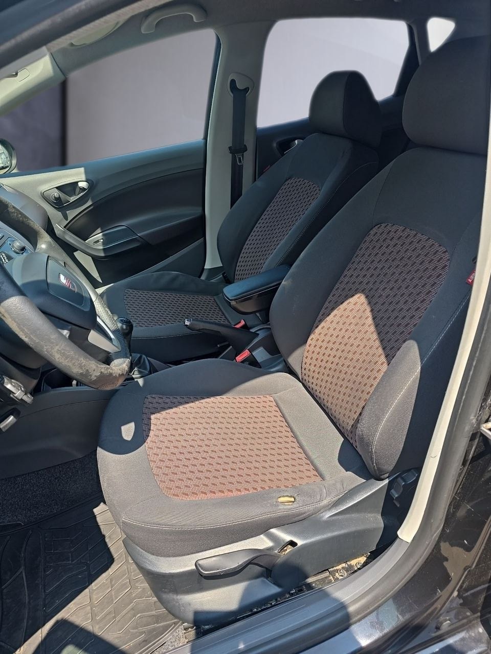 SEAT IBIZA-image-17