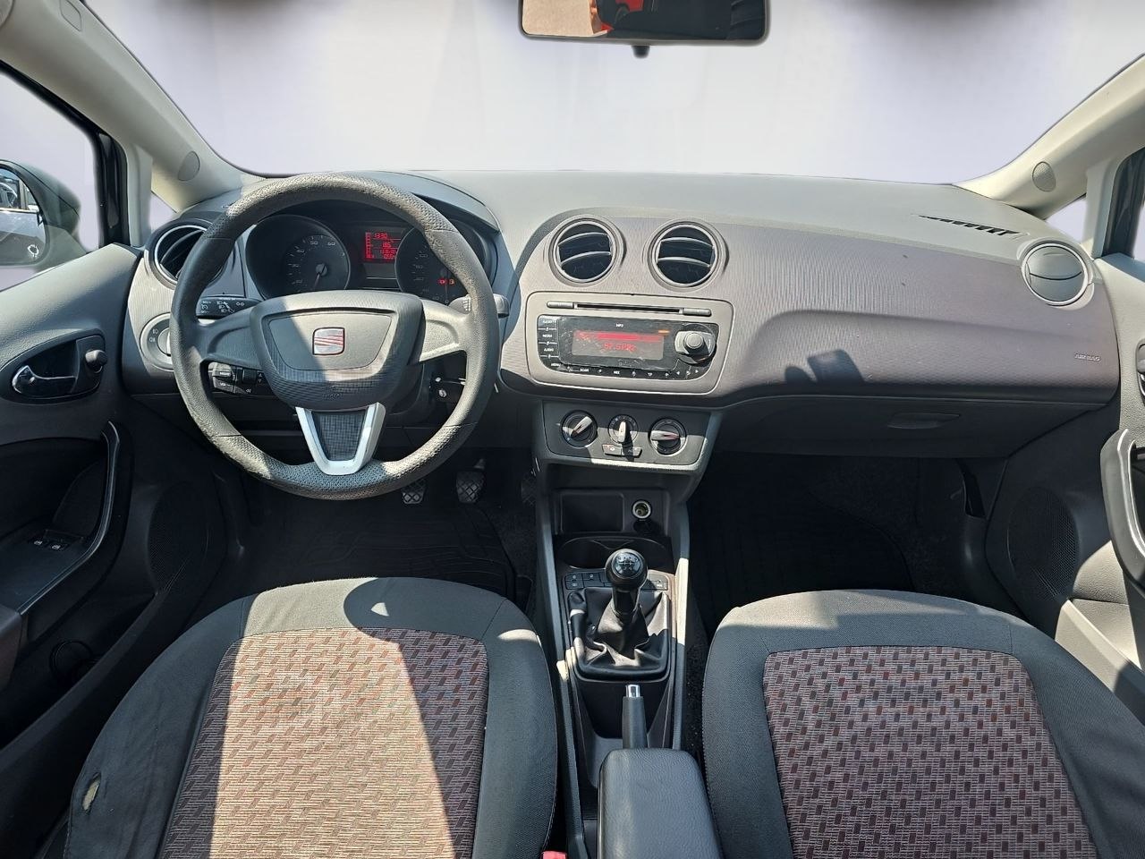 SEAT IBIZA-image-11