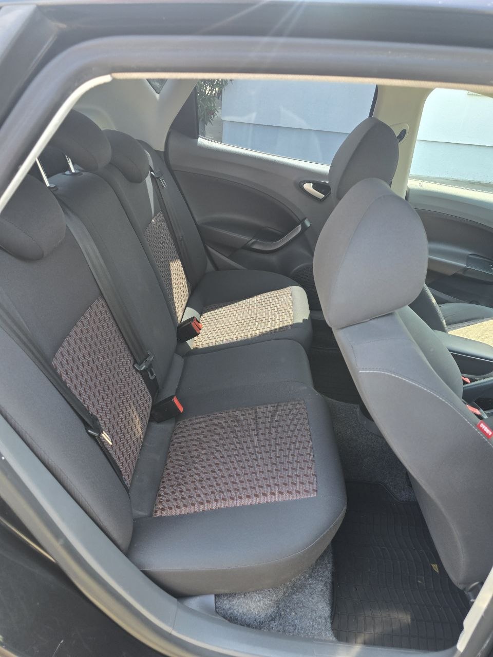 SEAT IBIZA-image-15