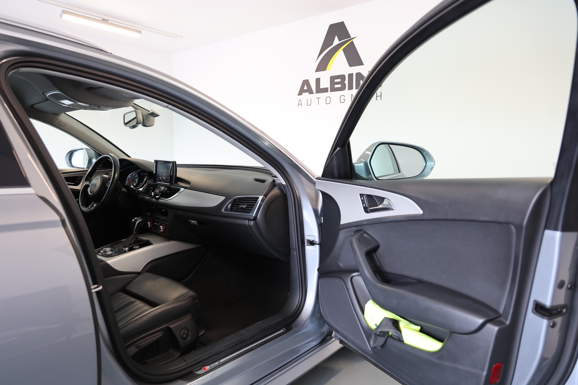 AUDI A6 Avant 2.0 TDI S-tronic **S-Line Facelift Modell**-image-11