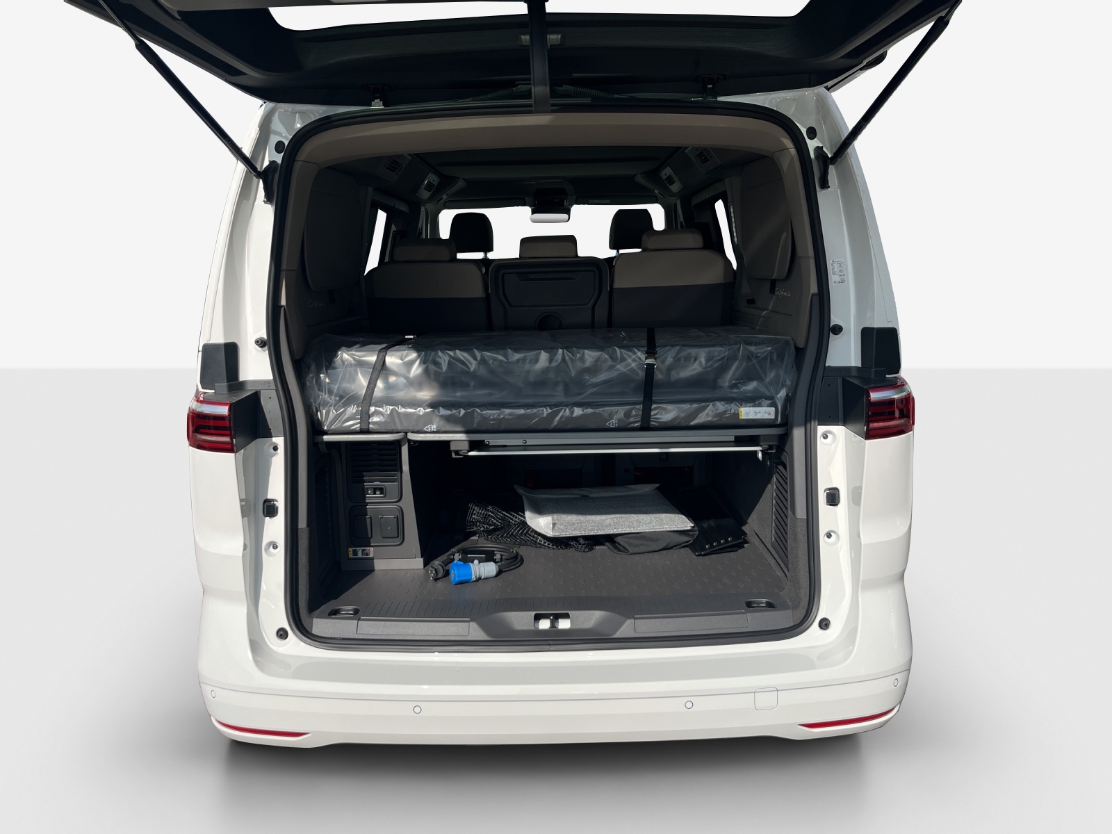 VW California 2.0 TDI Beach Tour-image-12