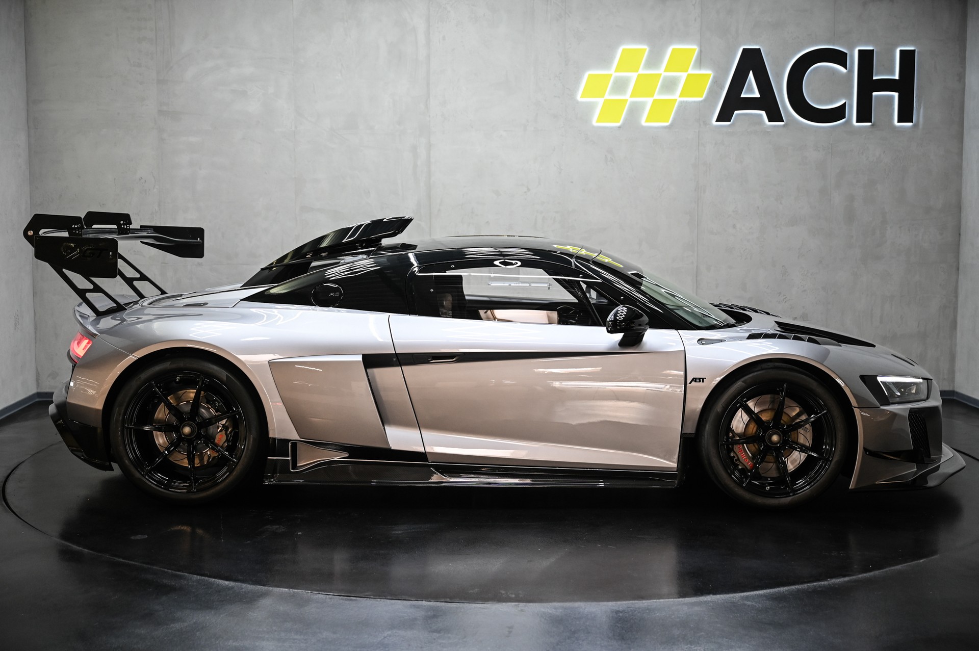 AUDI R8 ABT XGT "1 of 99"-image-10