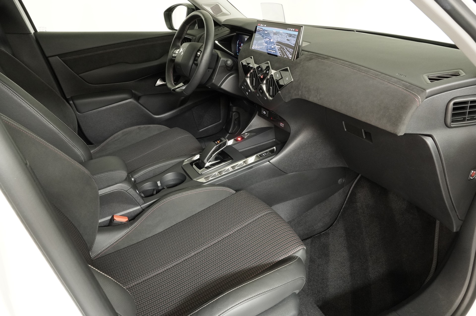 DS AUTOMOBILES DS 3 E-Tense 156 Ligne Noire-image-10
