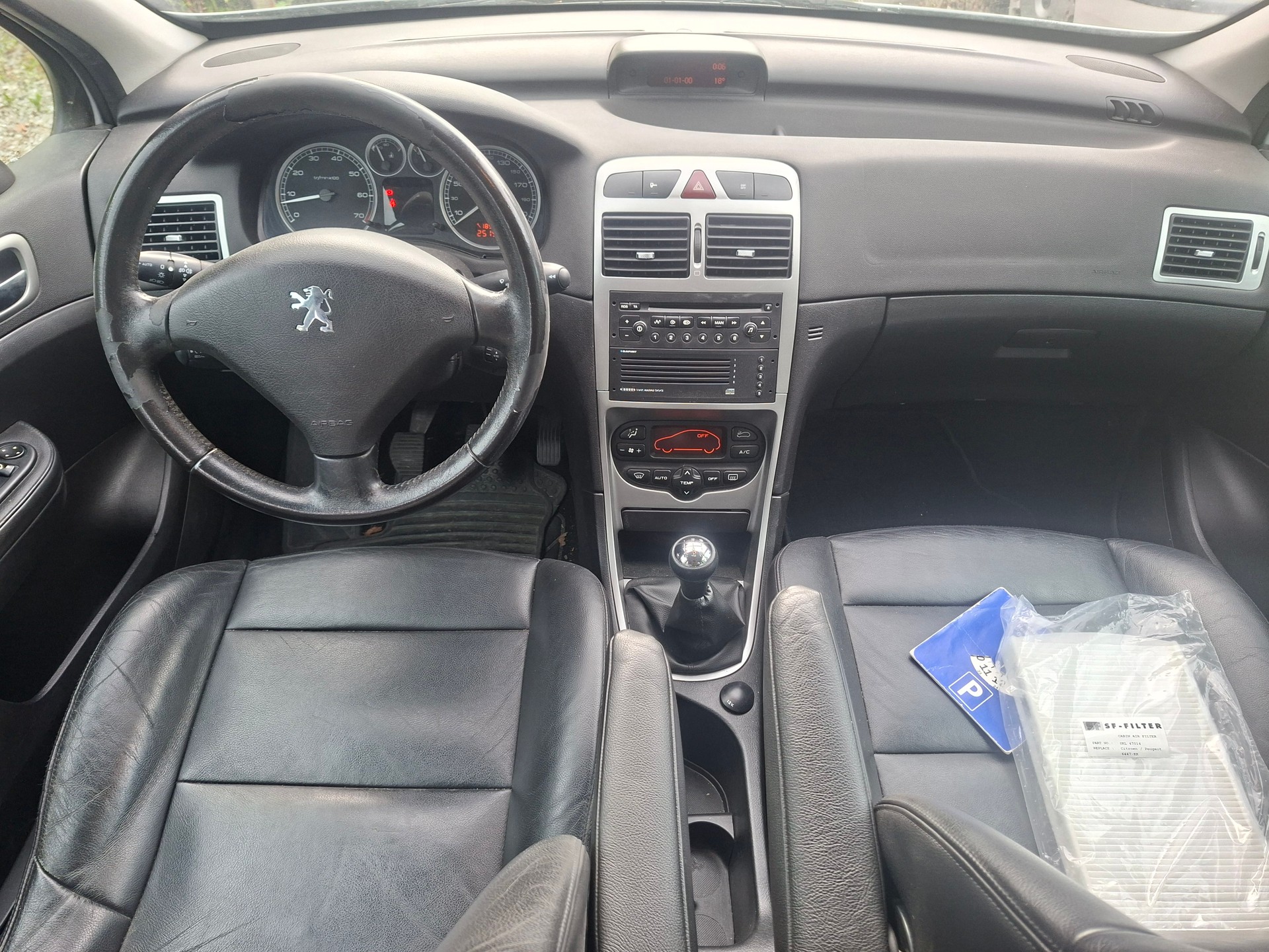 PEUGEOT 307 2.0 16V Black&Silver Edition-image-9
