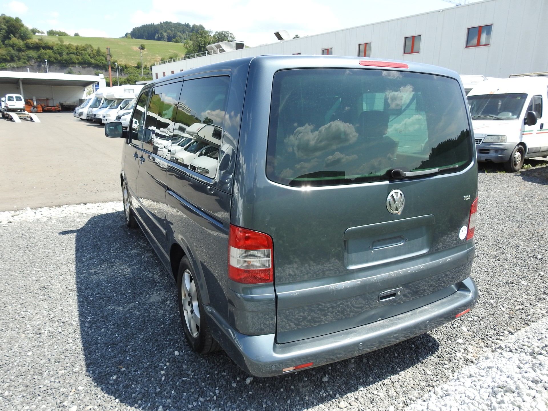 VW T5 Multivan Comfortline 2.5 TDI-image-3
