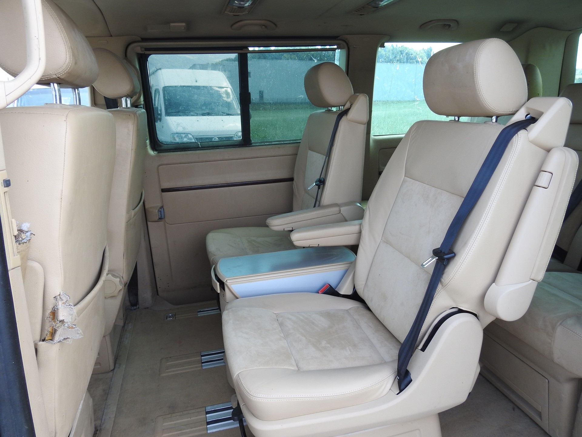 VW T5 Multivan Comfortline 2.5 TDI-image-14
