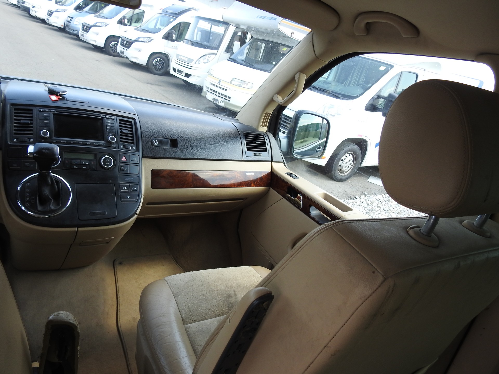 VW T5 Multivan Comfortline 2.5 TDI-image-19