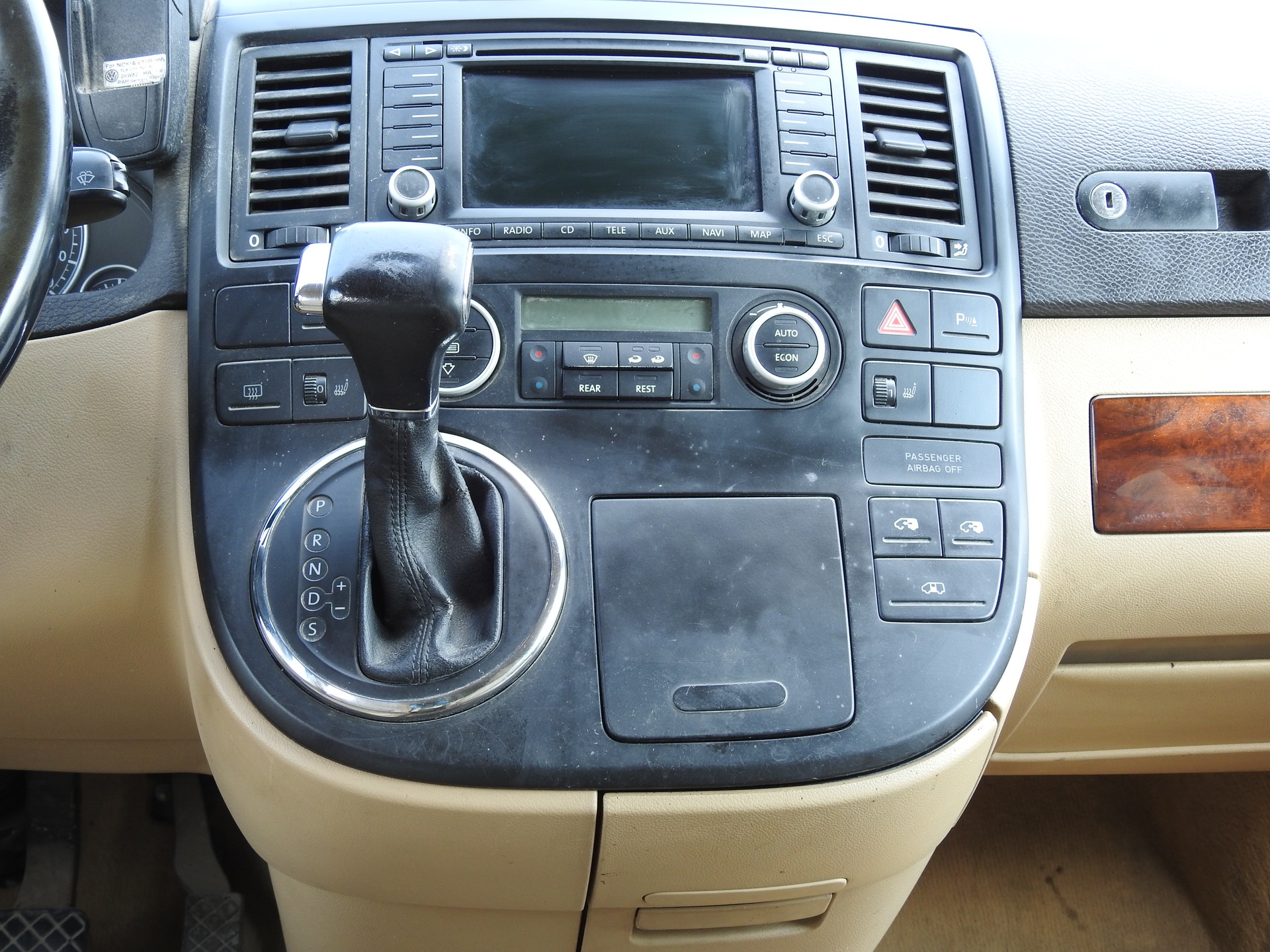 VW T5 Multivan Comfortline 2.5 TDI-image-18