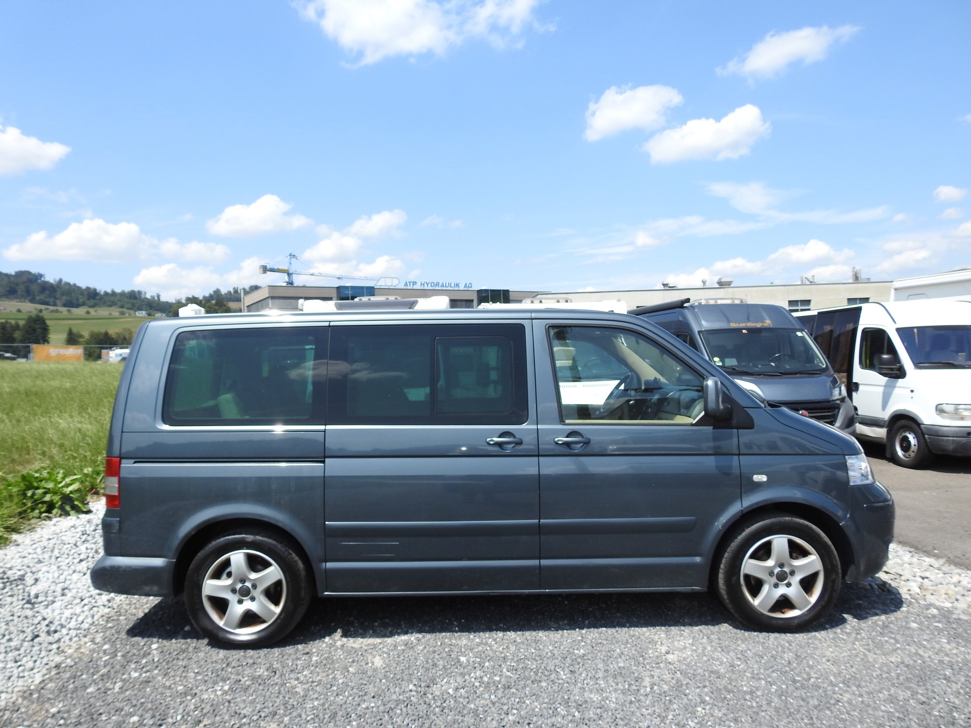 VW T5 Multivan Comfortline 2.5 TDI-image-6