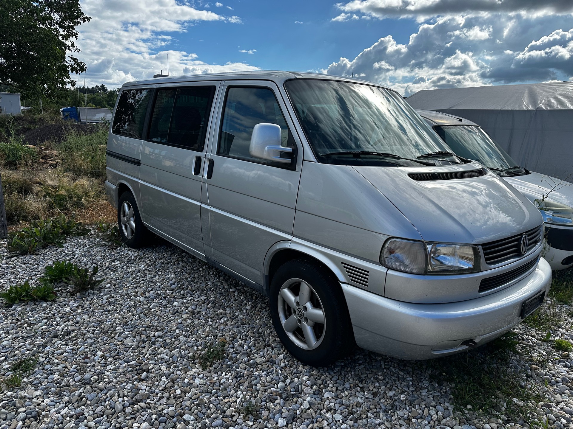 VW VW T4 Caravelle 2.5 TDI 111 kW Swiss Edition-image-0