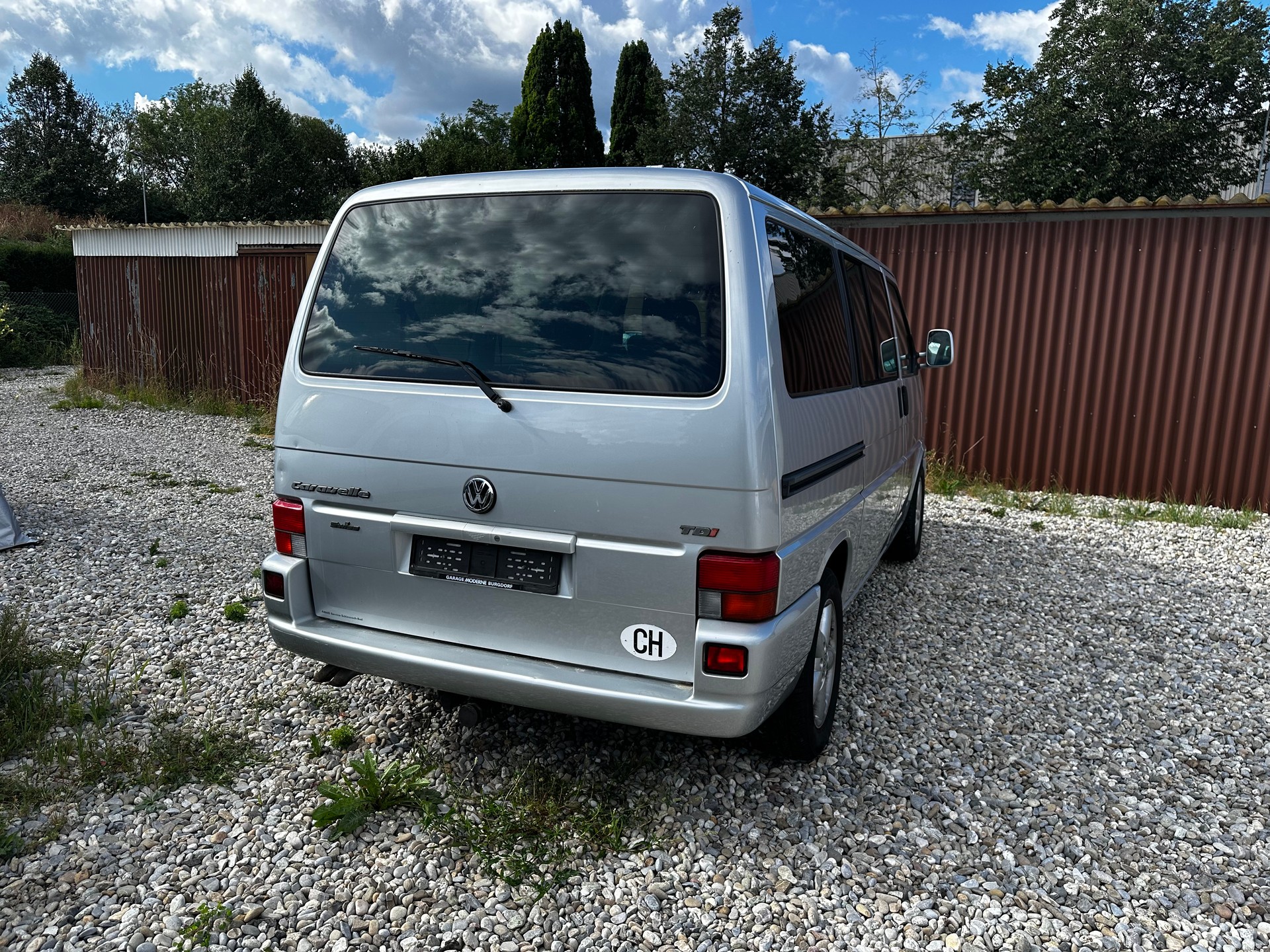 VW VW T4 Caravelle 2.5 TDI 111 kW Swiss Edition-image-4