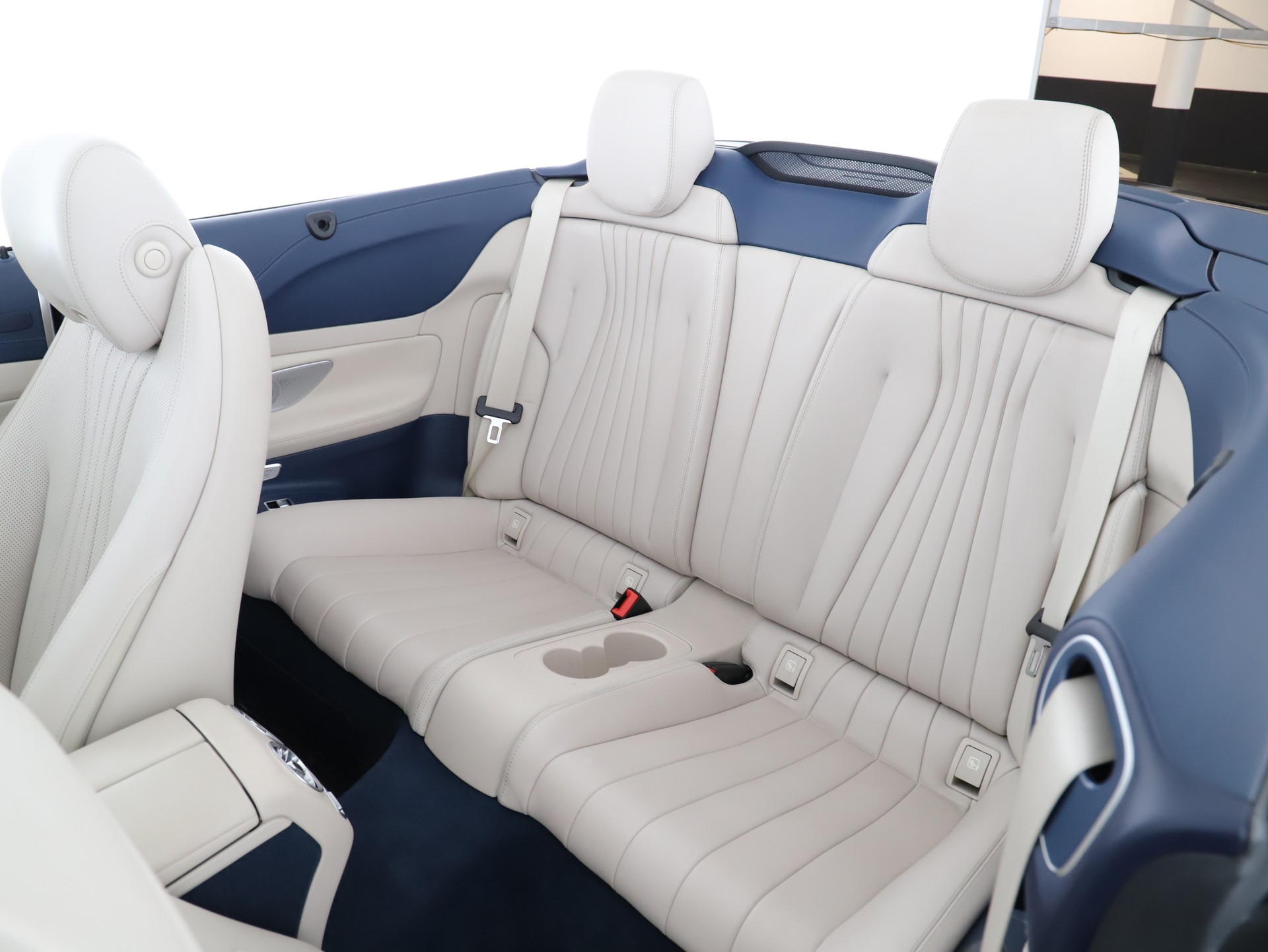 MERCEDES-BENZ E 450 Avantgarde 4 Matic-image-12