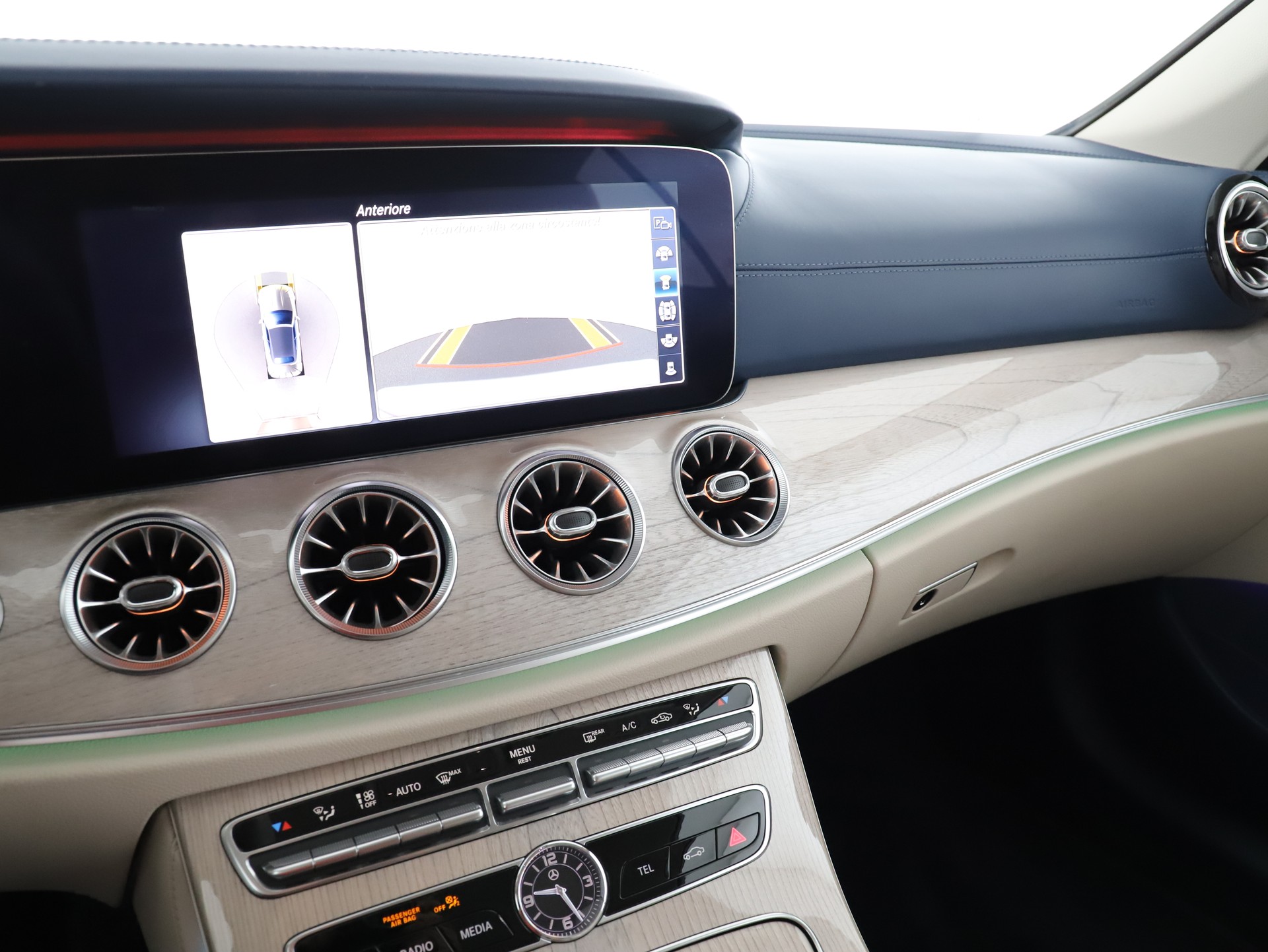 MERCEDES-BENZ E 450 Avantgarde 4 Matic-image-14