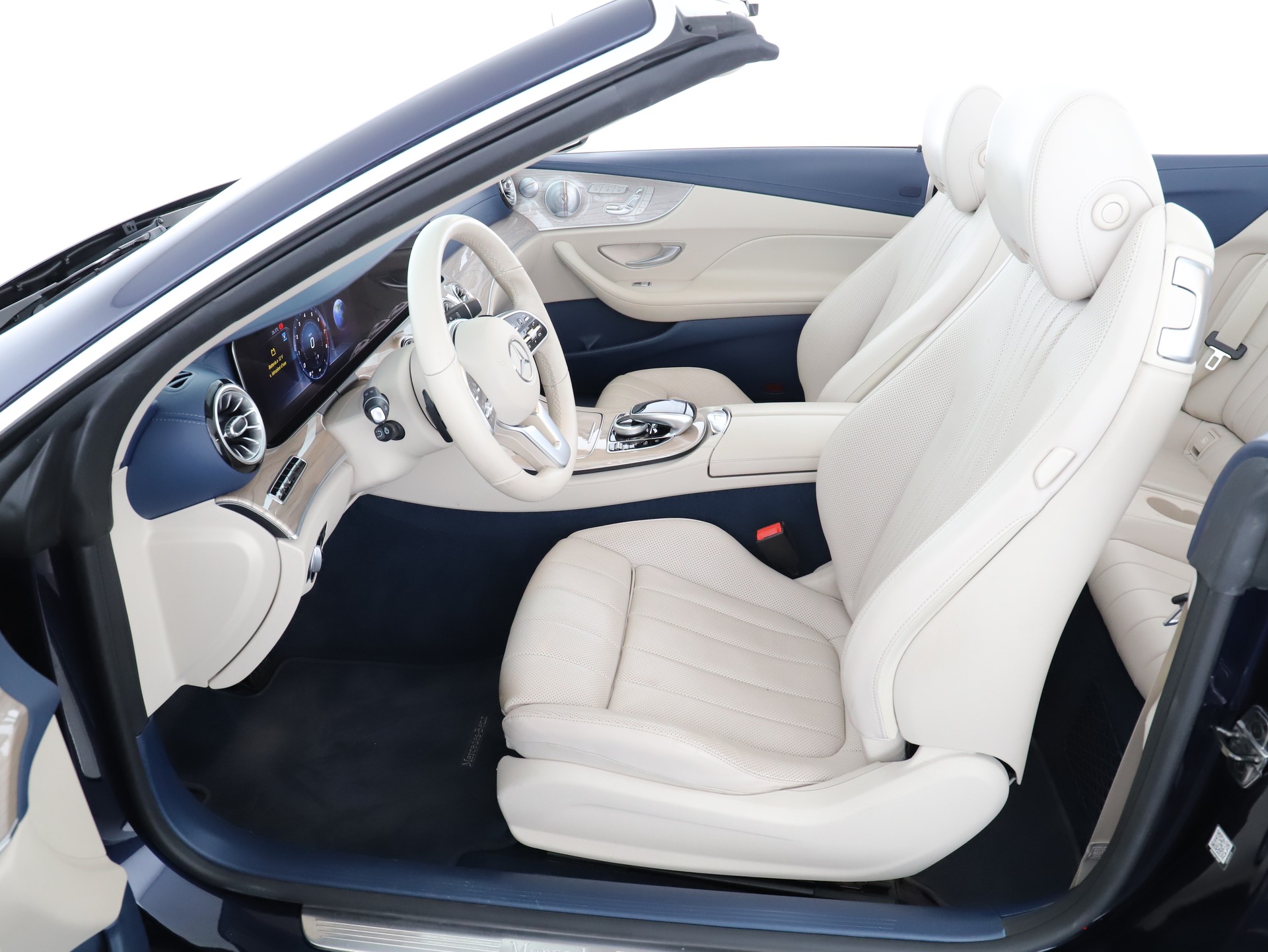 MERCEDES-BENZ E 450 Avantgarde 4 Matic-image-9