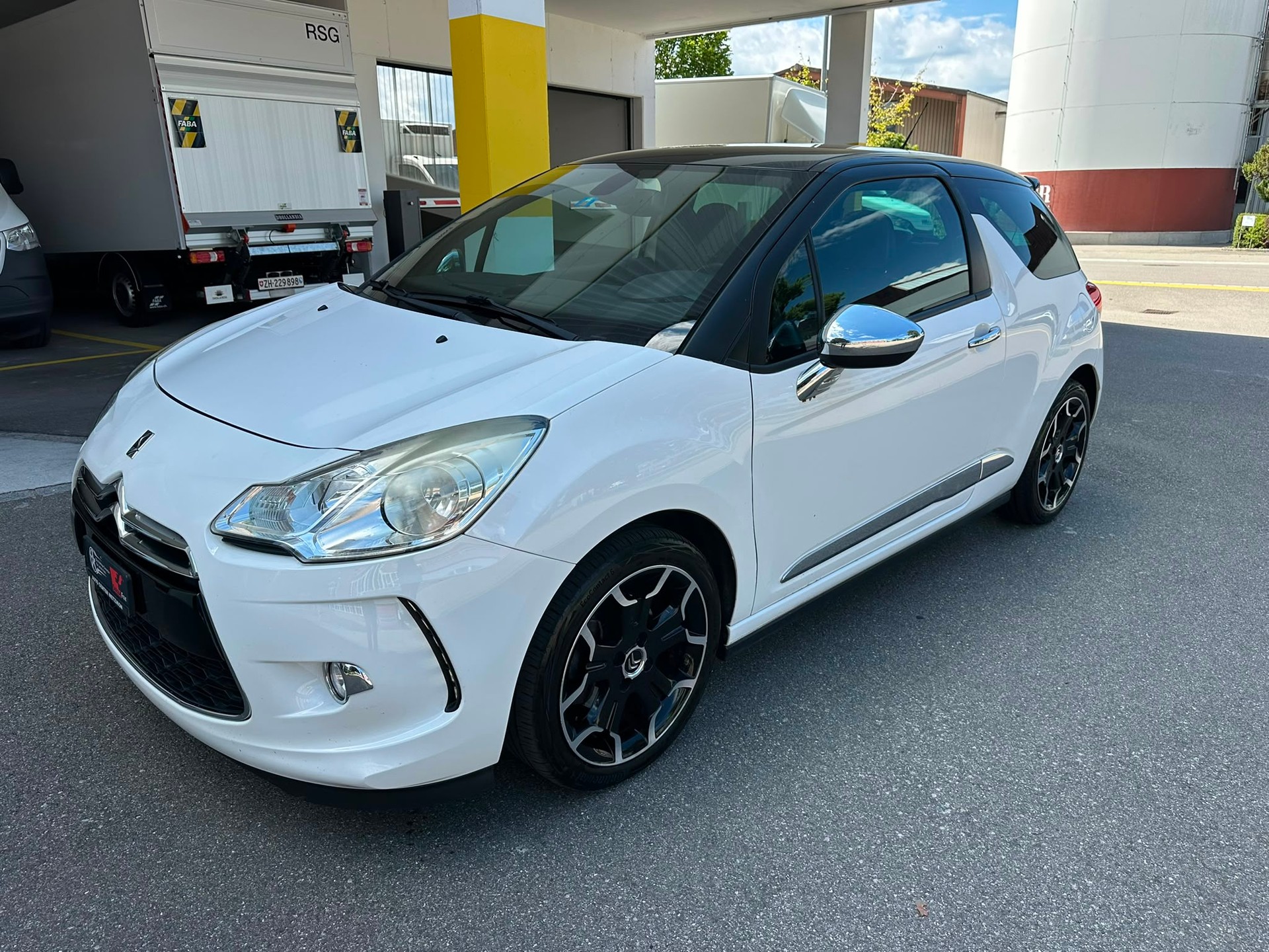 DS AUTOMOBILES DS3 1.6 THP Ultra Prestige-image-2
