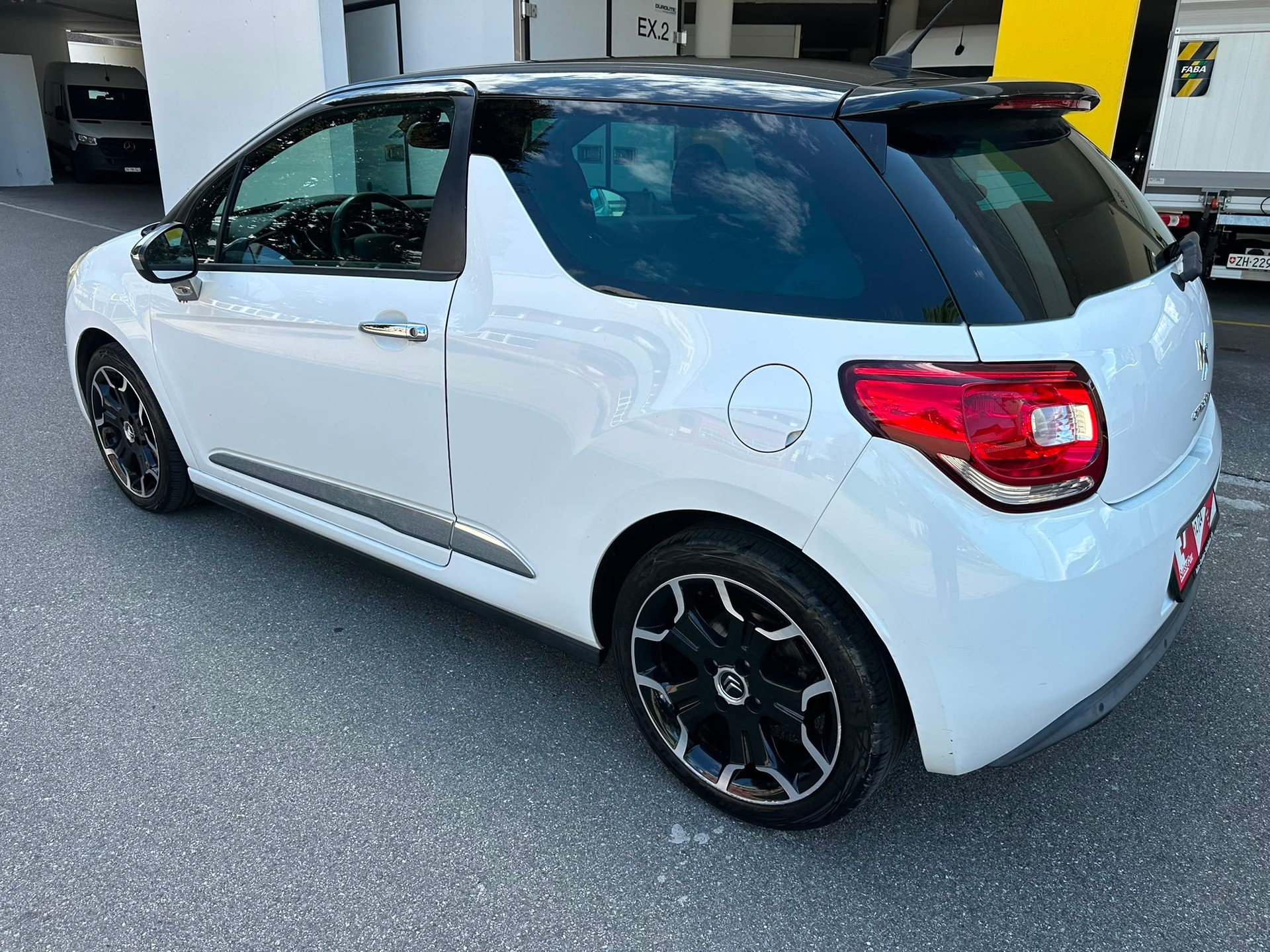DS AUTOMOBILES DS3 1.6 THP Ultra Prestige-image-3