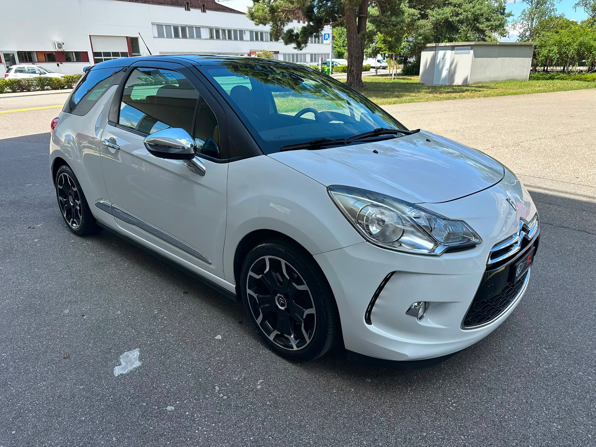 DS AUTOMOBILES DS3 1.6 THP Ultra Prestige-image-1