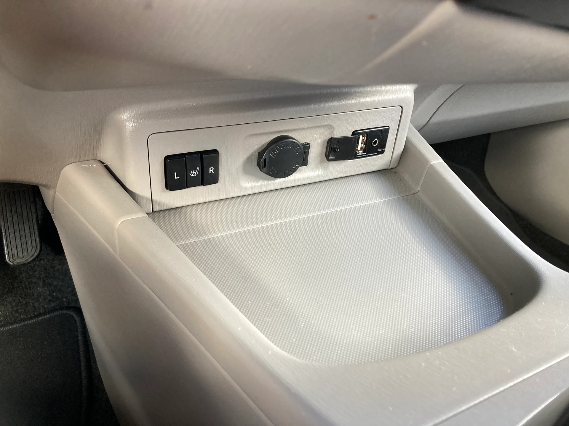 TOYOTA Prius+ 1.8 VVT-i HSD Style-image-13