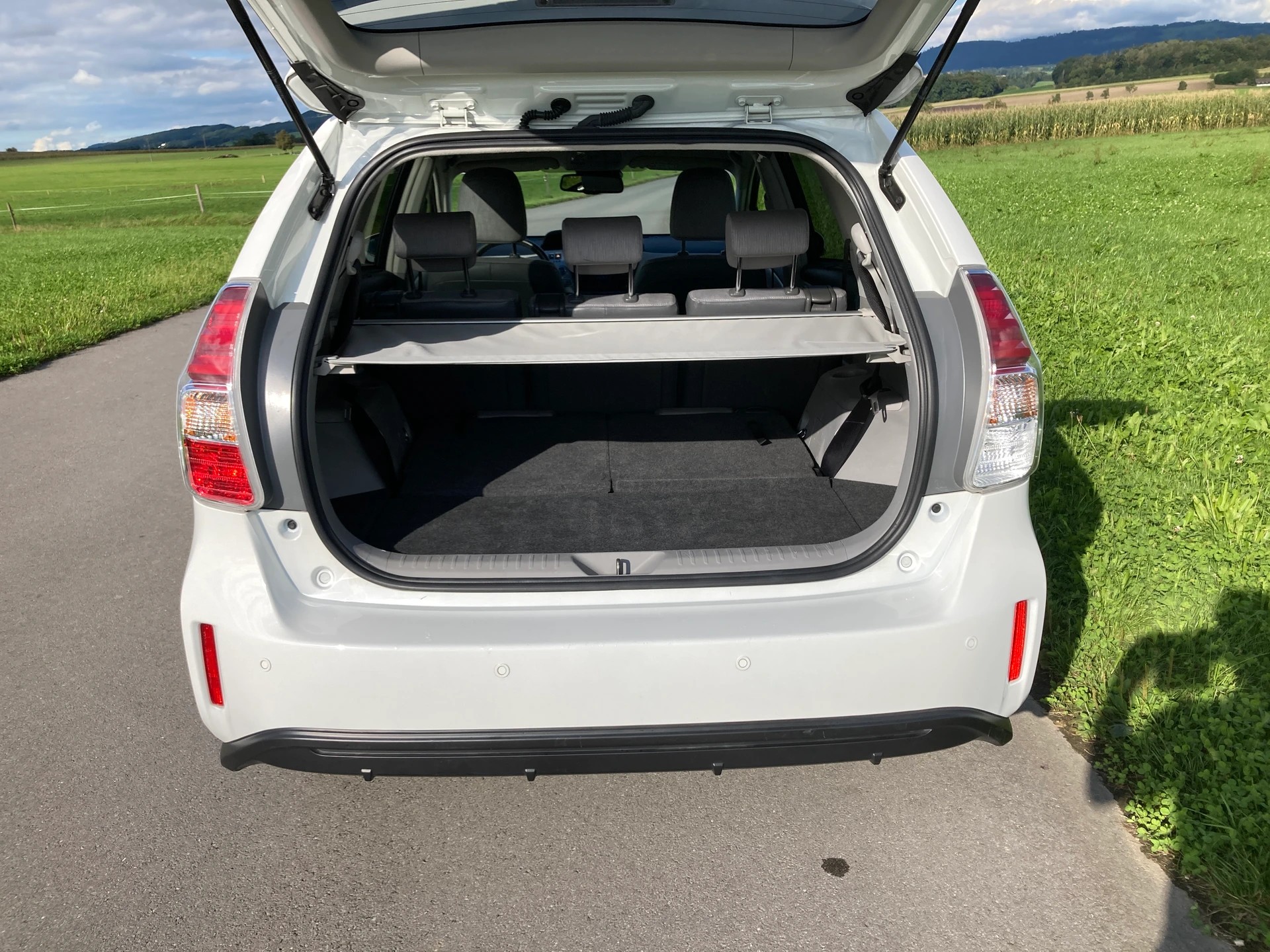 TOYOTA Prius+ 1.8 VVT-i HSD Style-image-5