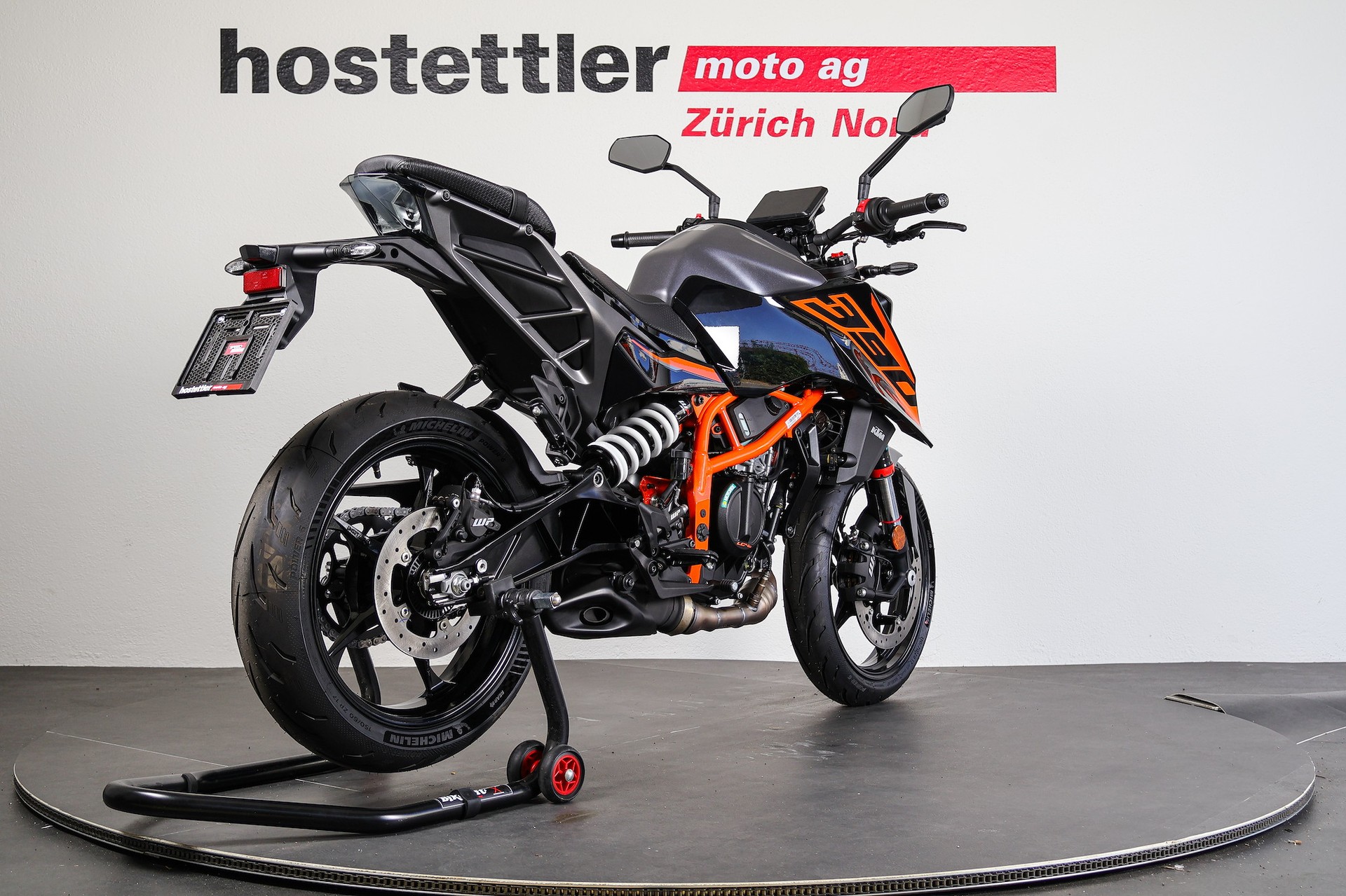 KTM 390 Duke-showroom-element-2
