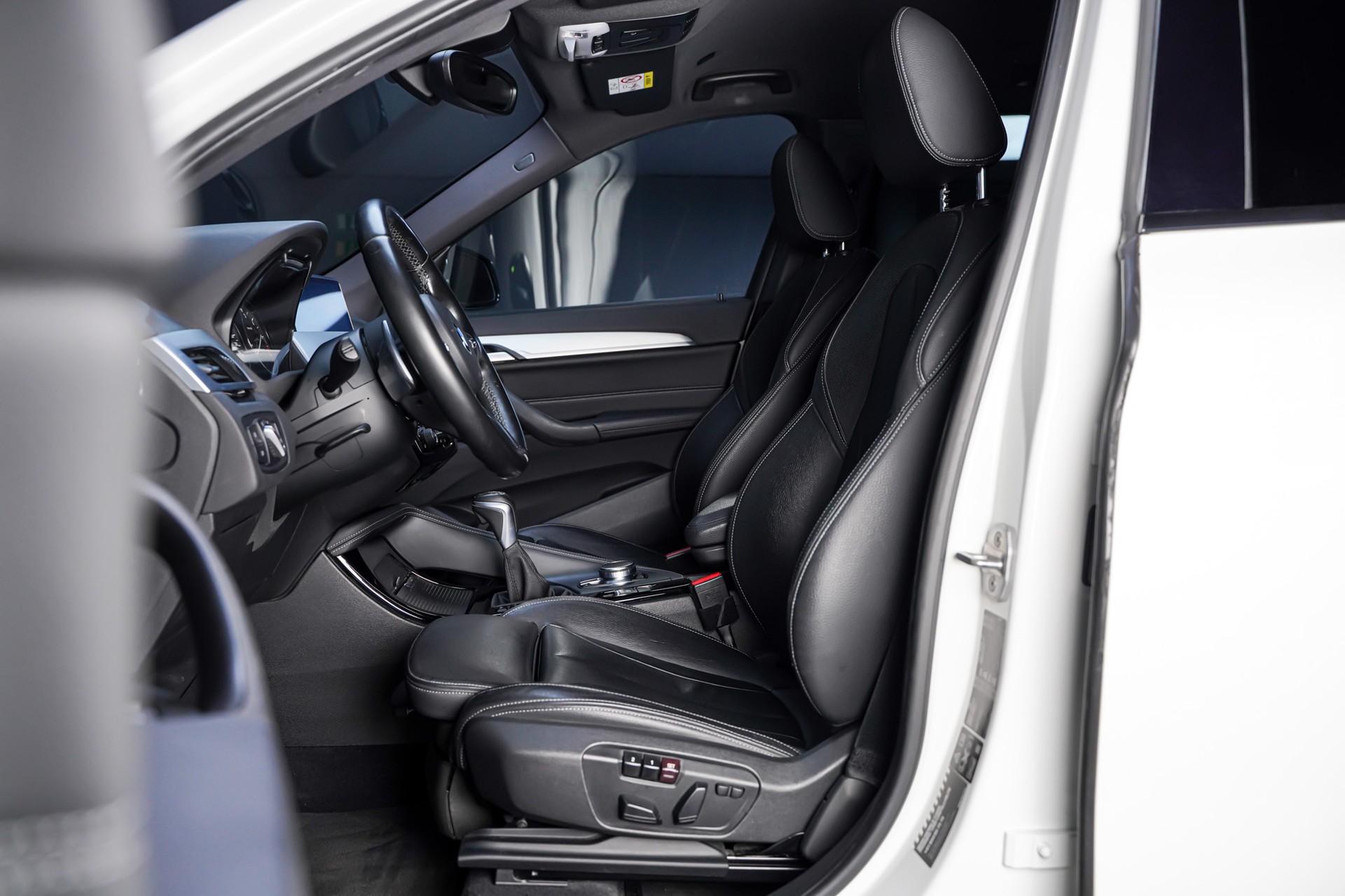 BMW X1 xDrive 20d M Sport Steptronic-image-11