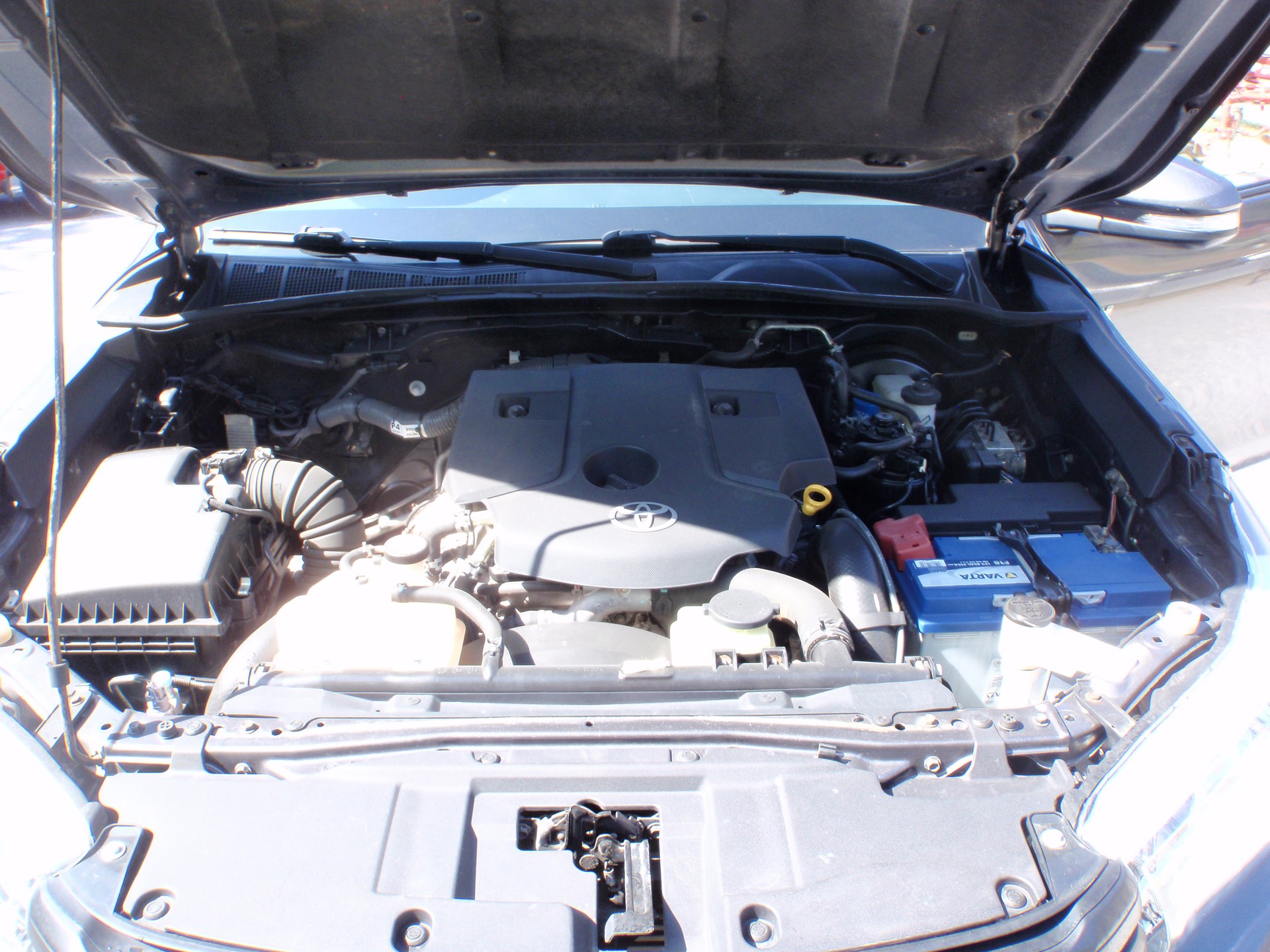 TOYOTA Hilux 2.4D-4D Luna Double Cab 4x4-image-10