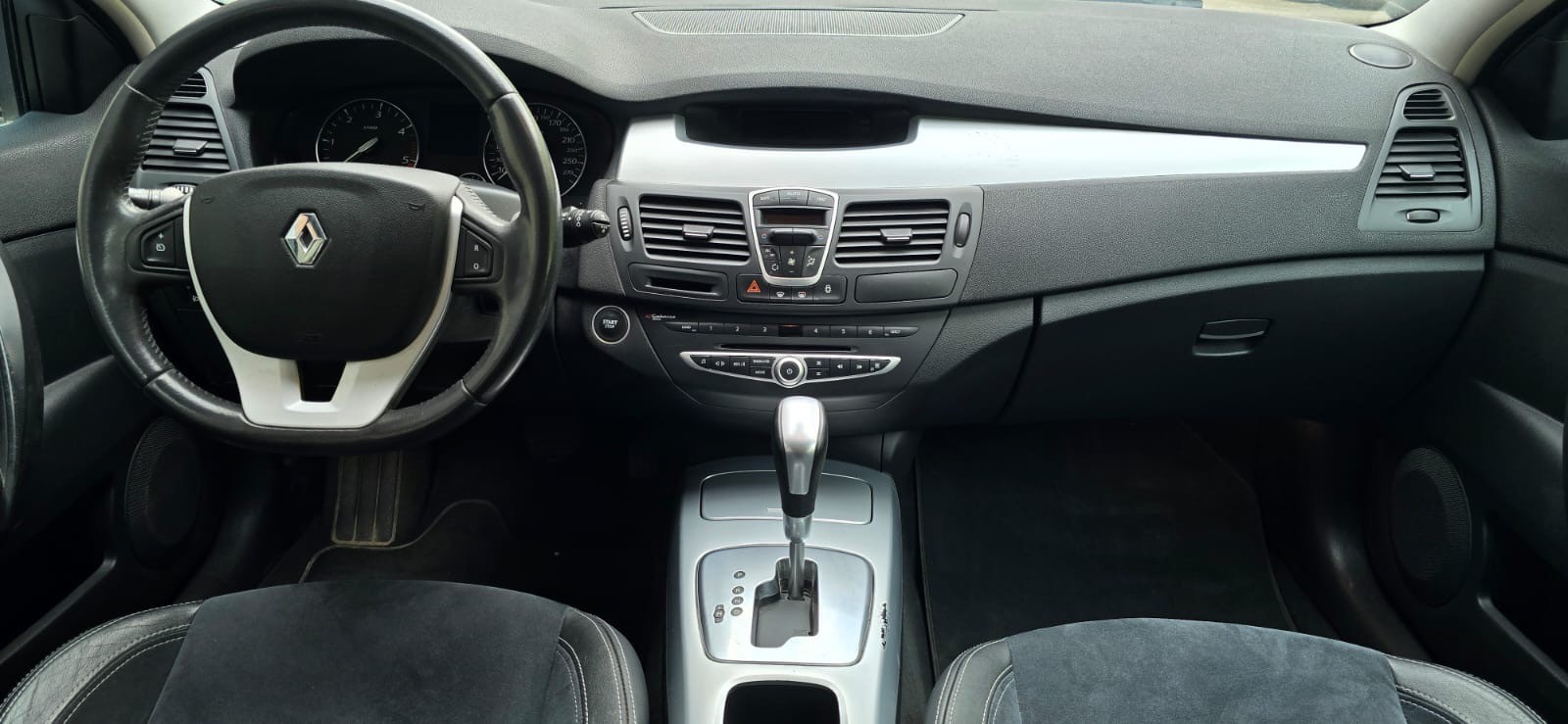 RENAULT Laguna Grandtour 2.0 dCi Expression Automatic-image-7