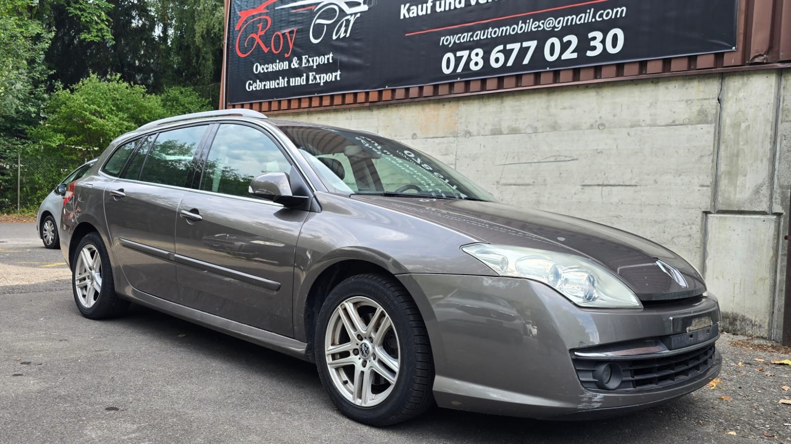 RENAULT Laguna Grandtour 2.0 dCi Expression Automatic-image-0