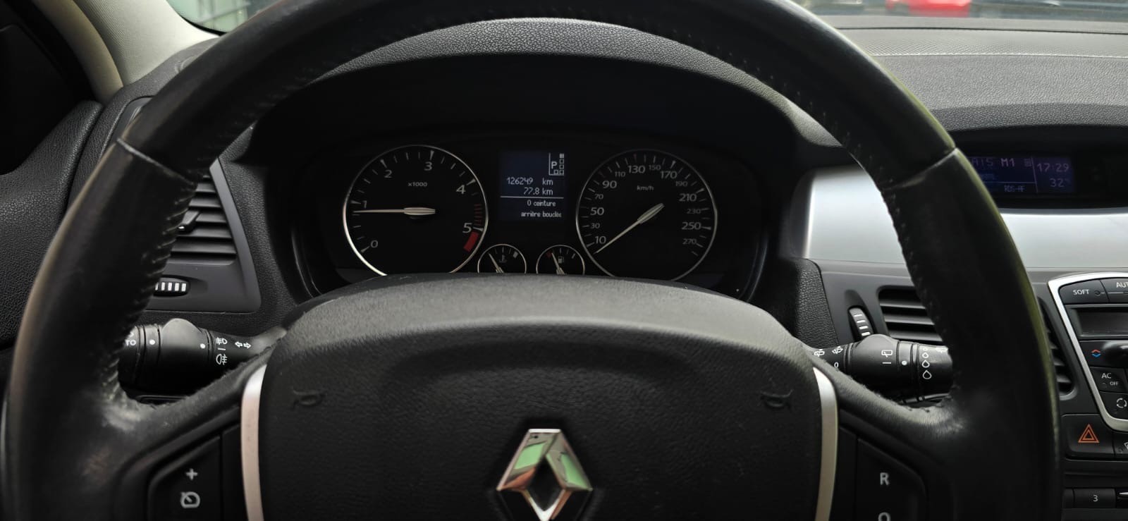 RENAULT Laguna Grandtour 2.0 dCi Expression Automatic-image-9