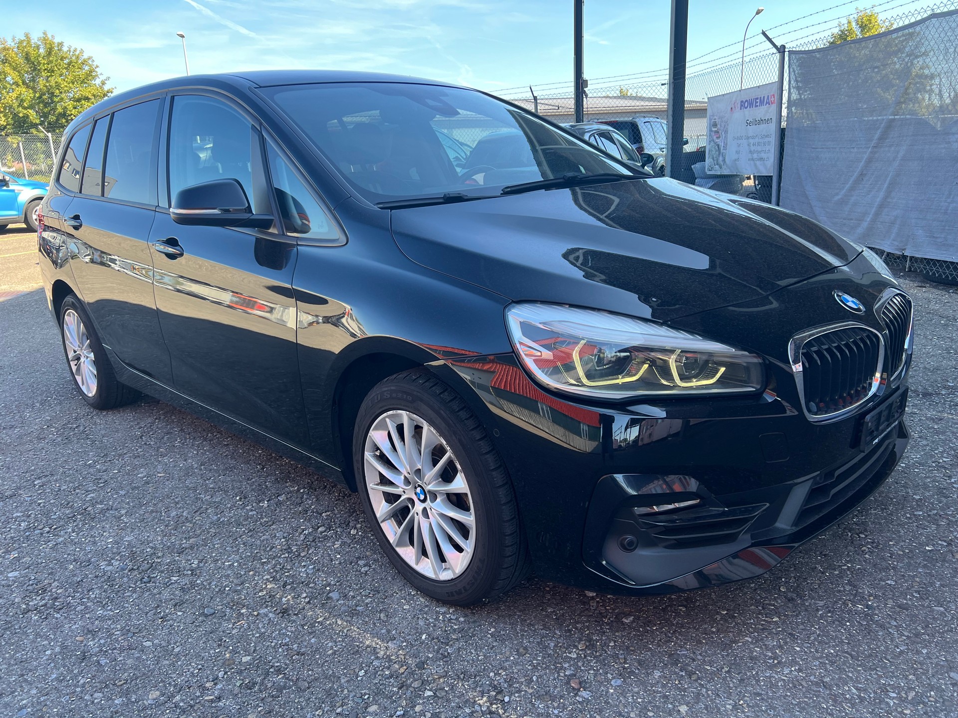 BMW 218d xDrive Gran Tourer Steptronic Luxury Line-image-2